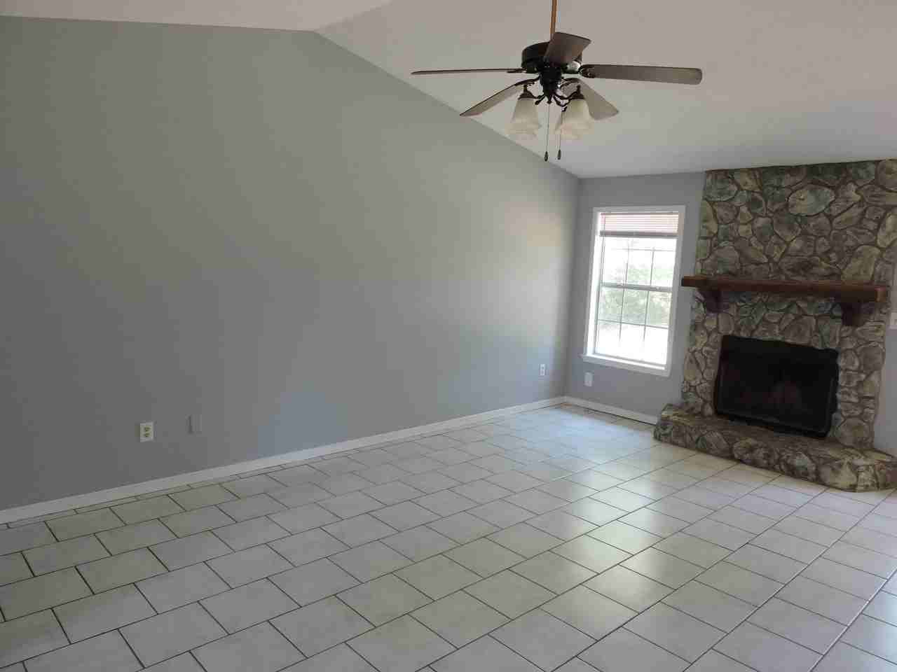 215 Grand Prix Dr - Photo 3 of 22