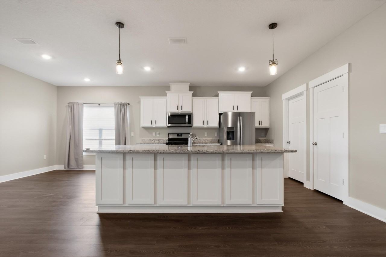 1110 Shoal River Dr - Photo 5 of 43