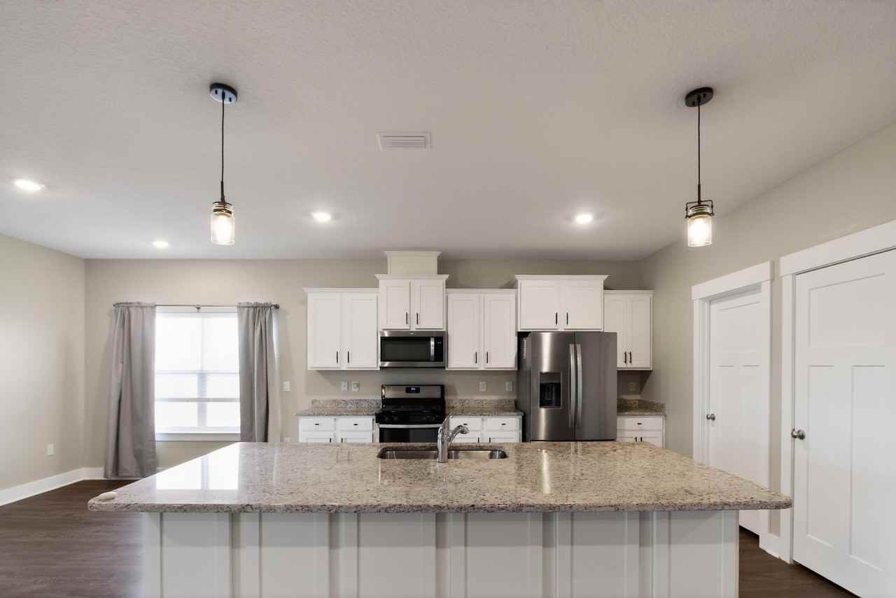 1110 Shoal River Dr - Photo 7 of 43