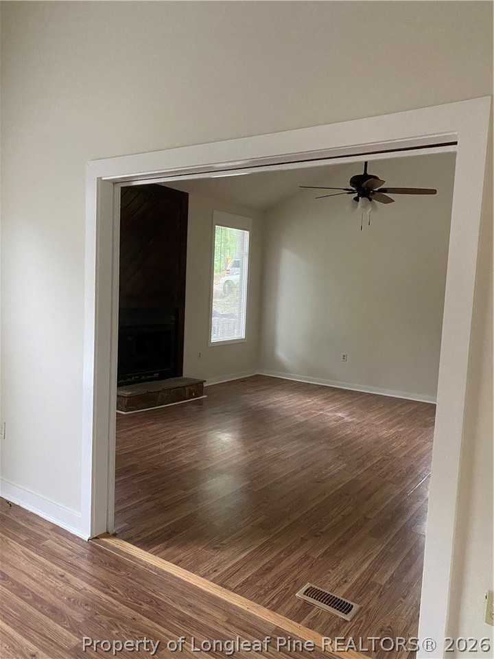 315 Narwhal Ct - Photo 5 of 12