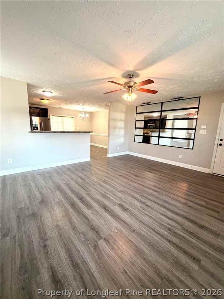 2110 Queen Elizabeth Ln - Photo 5 of 32