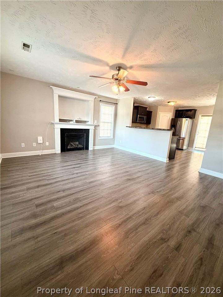 2110 Queen Elizabeth Ln - Photo 6 of 32