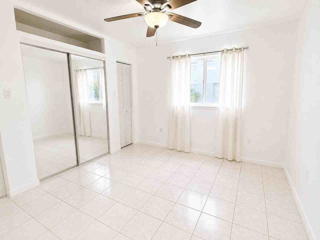 129 Normandy Dr - Photo 6 of 14