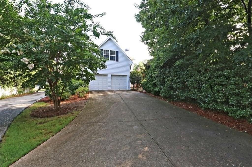 1224 Crescentwood Ln - Photo 5 of 44