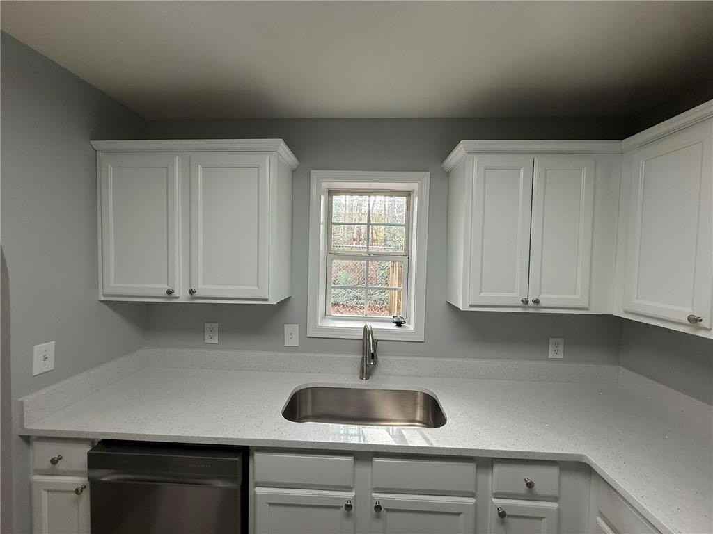 110 Summer Pl - Photo 7 of 24