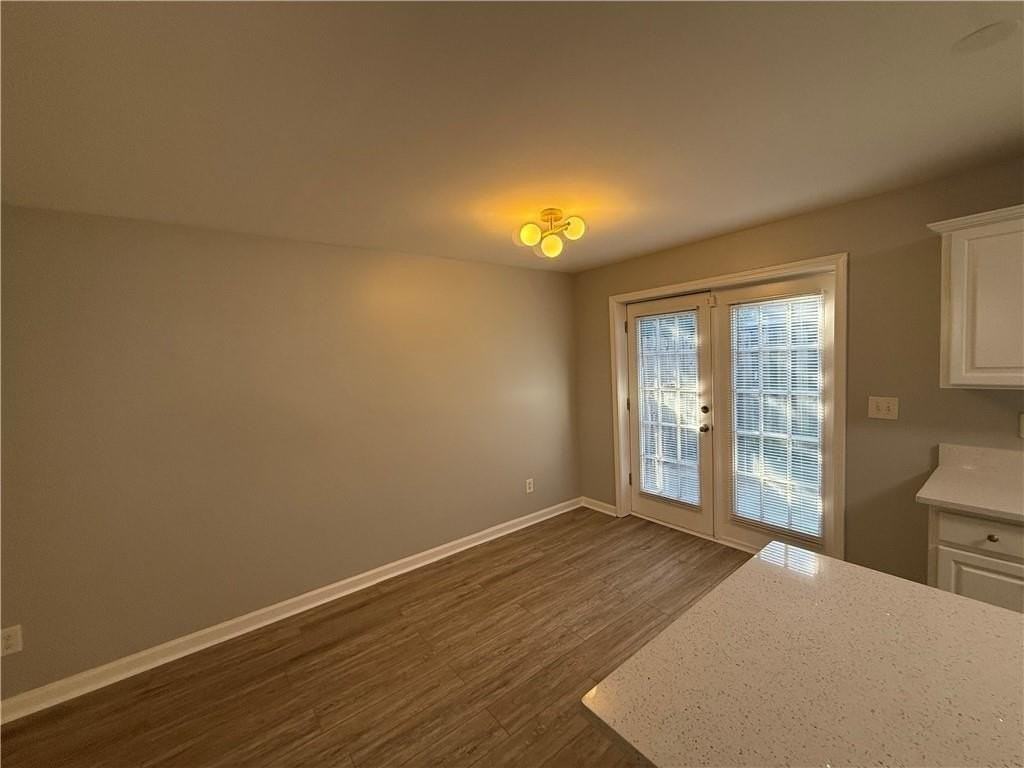 910 Summer Pl - Photo 4 of 16