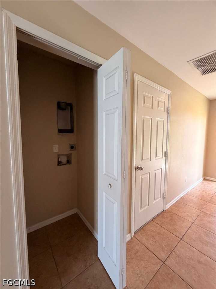 2206 Keith Ave S #2204 - Photo 7 of 20