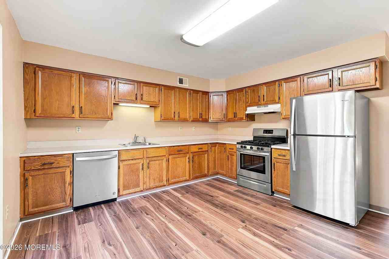 229 2nd St - Photo 7 of 25