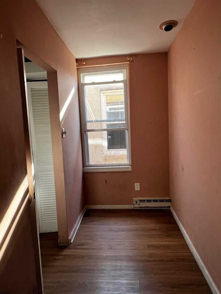 2504 Atlantic Ave - Photo 5 of 5