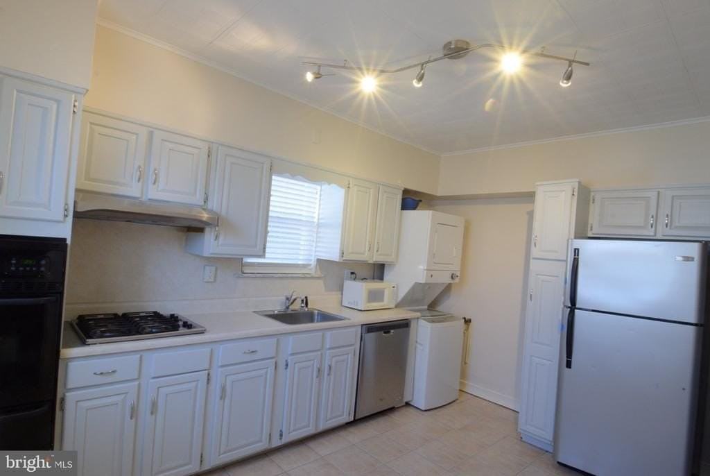 443 E Girard Ave - Photo 4 of 18