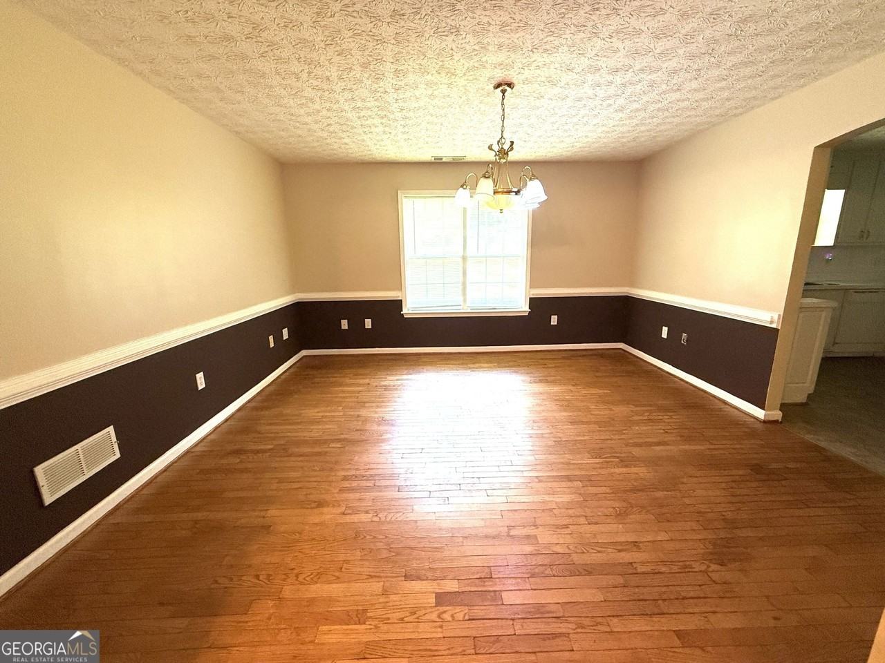25 Brookstone Ct - Photo 3 of 13
