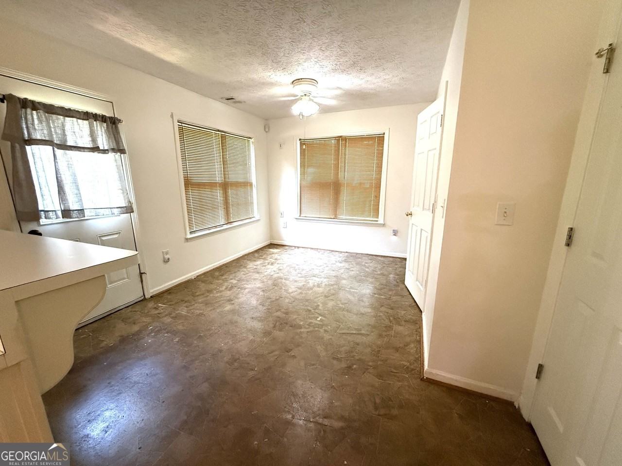25 Brookstone Ct - Photo 5 of 13