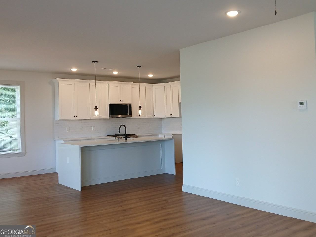 245 Lakeview Dr - Photo 7 of 22