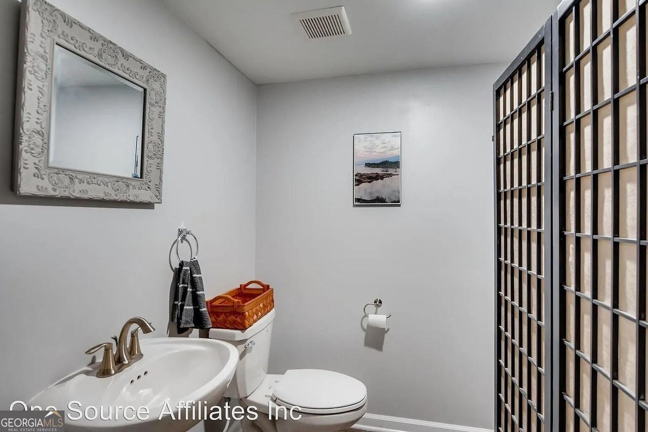 625 Coleman St - Photo 5 of 20