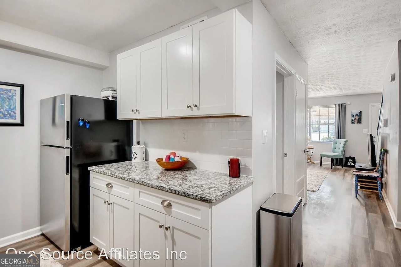 625 Coleman St - Photo 6 of 20