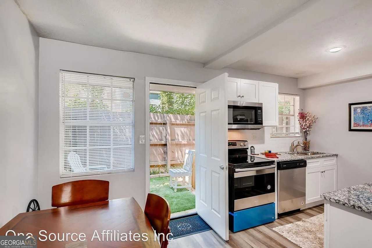 625 Coleman St - Photo 7 of 20