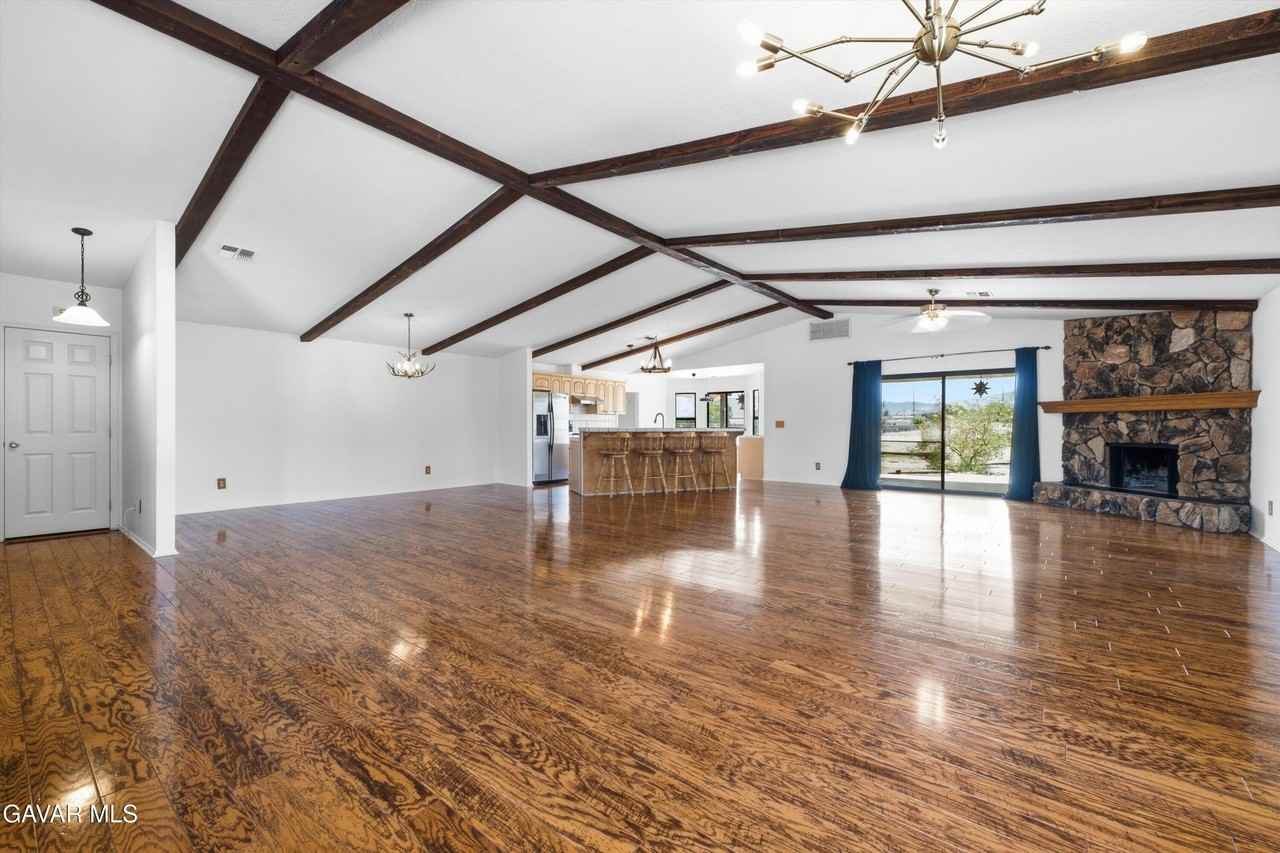 4548 W Avenue K12 - Photo 7 of 36