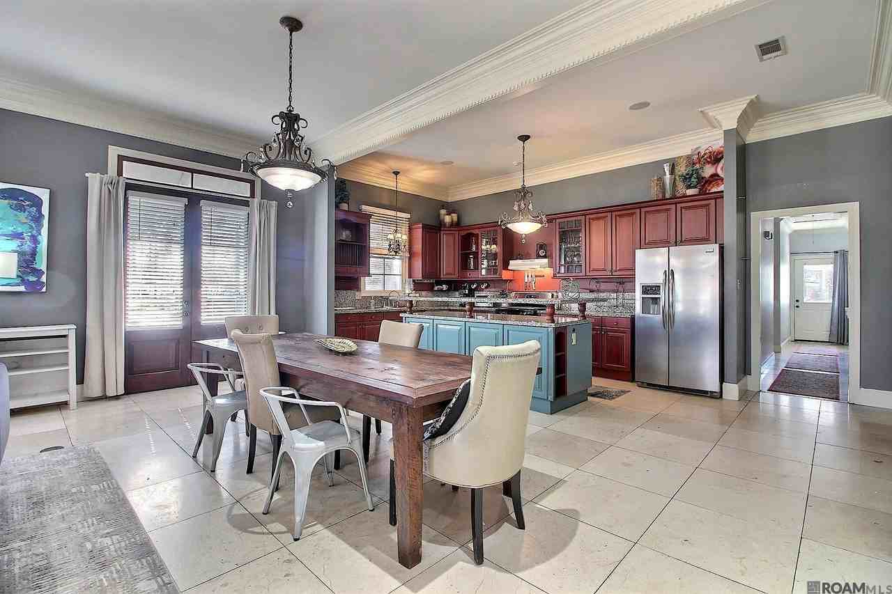 5855 Government St - Photo 4 of 25