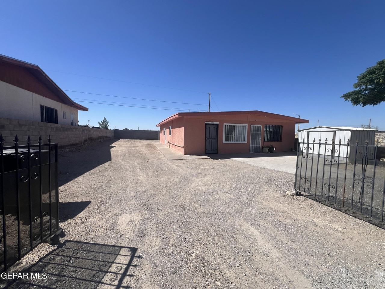 1006 Meadow Rd #A - Photo 2 of 14