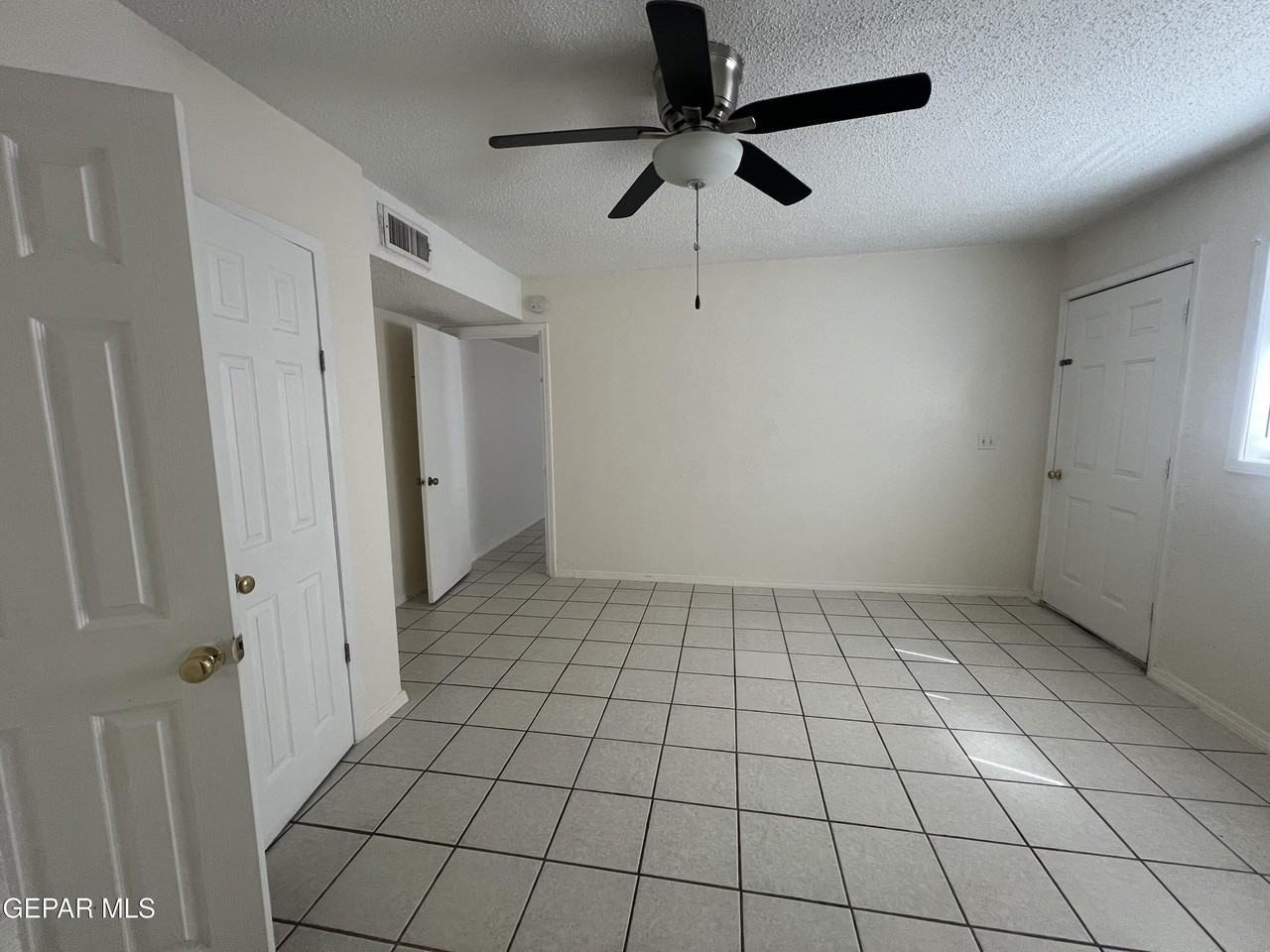1006 Meadow Rd #A - Photo 7 of 14