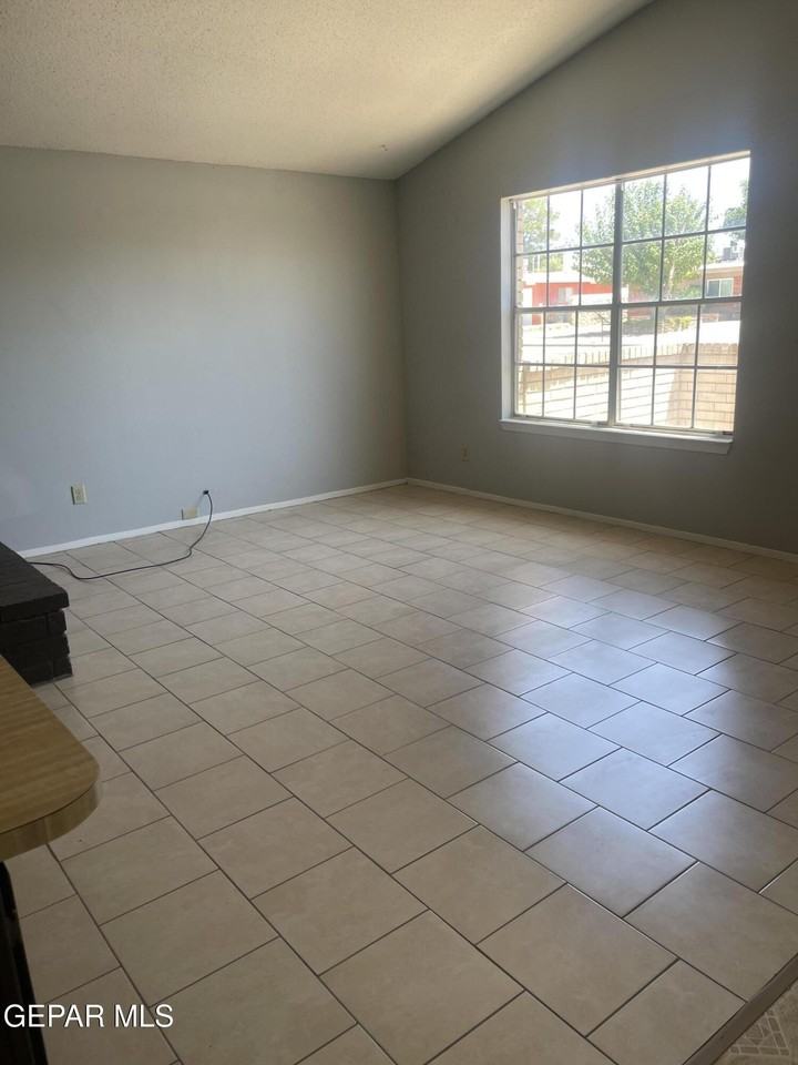 2849 Beachcomber Dr #B - Photo 5 of 16