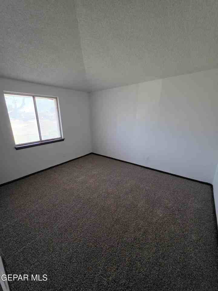 6056 Belladonna Cir - Photo 7 of 11