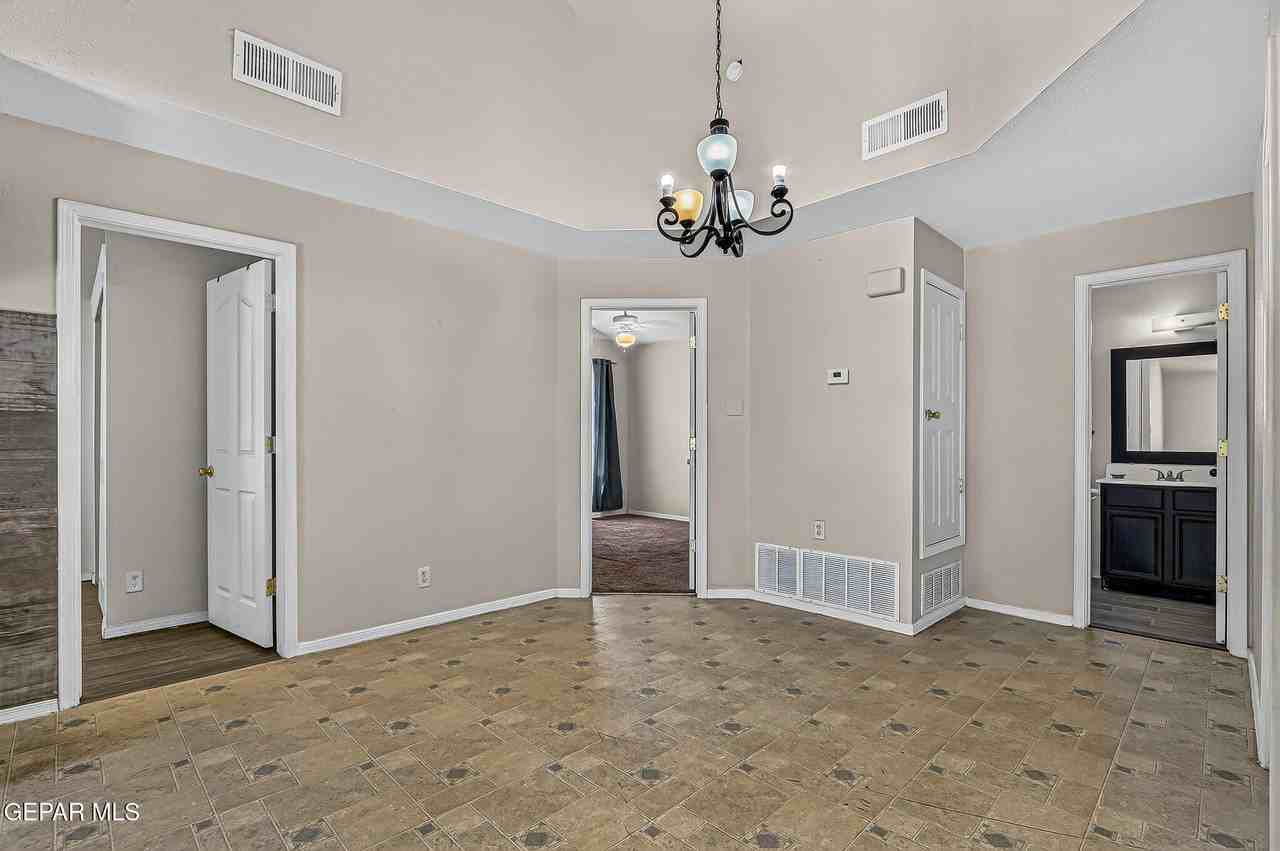 667 Danube Dr - Photo 5 of 21