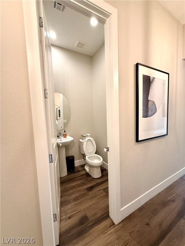 2527 Strathmill Ave - Photo 6 of 41