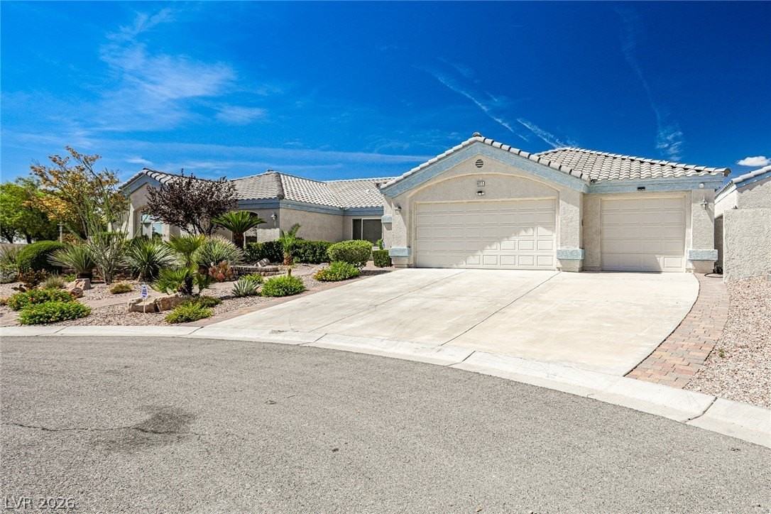 6025 Egan Crest Dr - Photo 2 of 50