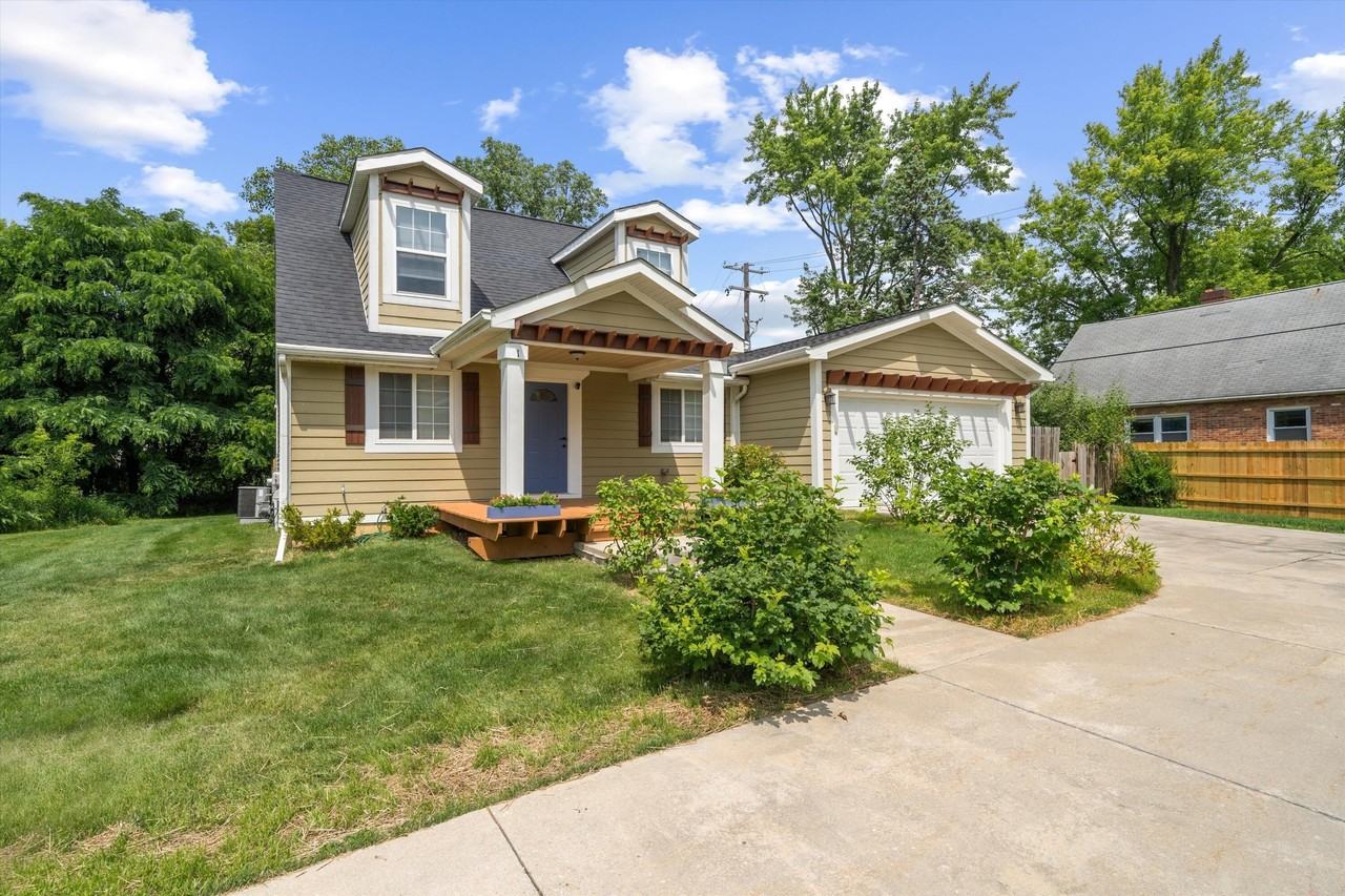 1 Maple Village Ct - Photo 2 of 26