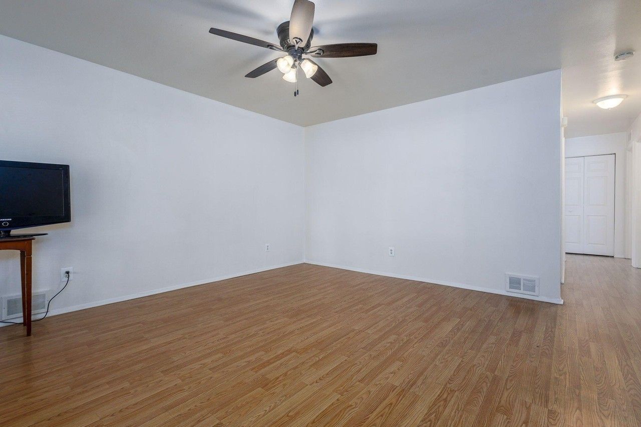 164 Westway St - Photo 4 of 25