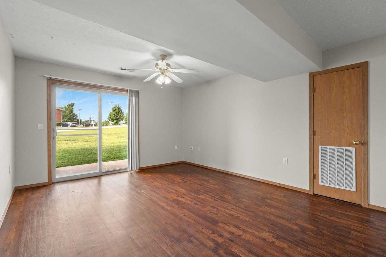 819 W Warren Ave - Photo 3 of 21