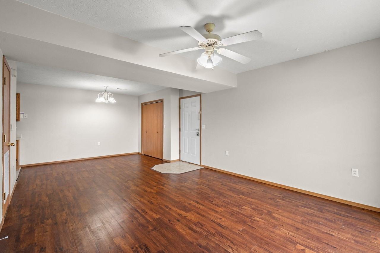819 W Warren Ave - Photo 4 of 21