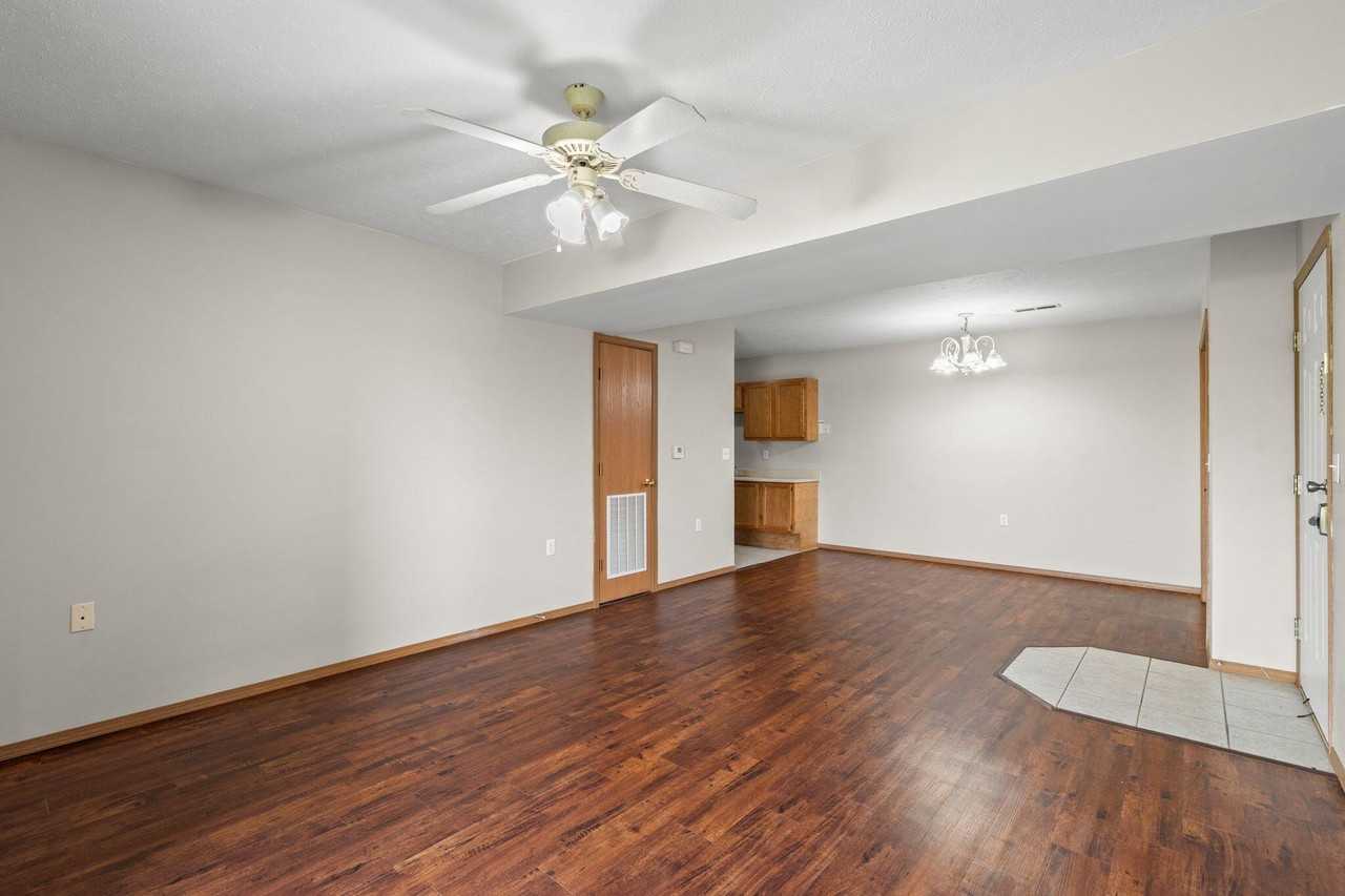 819 W Warren Ave - Photo 5 of 21