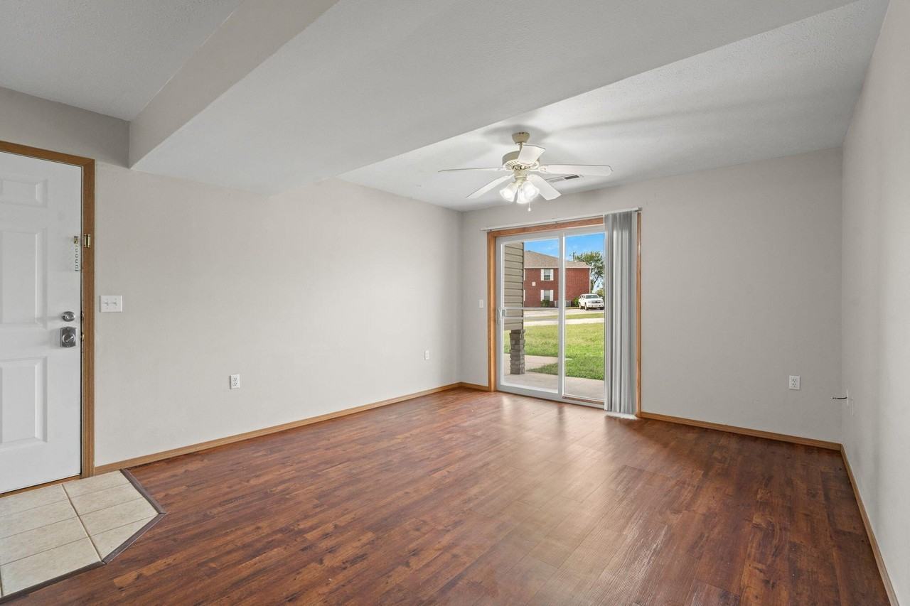 819 W Warren Ave - Photo 6 of 21