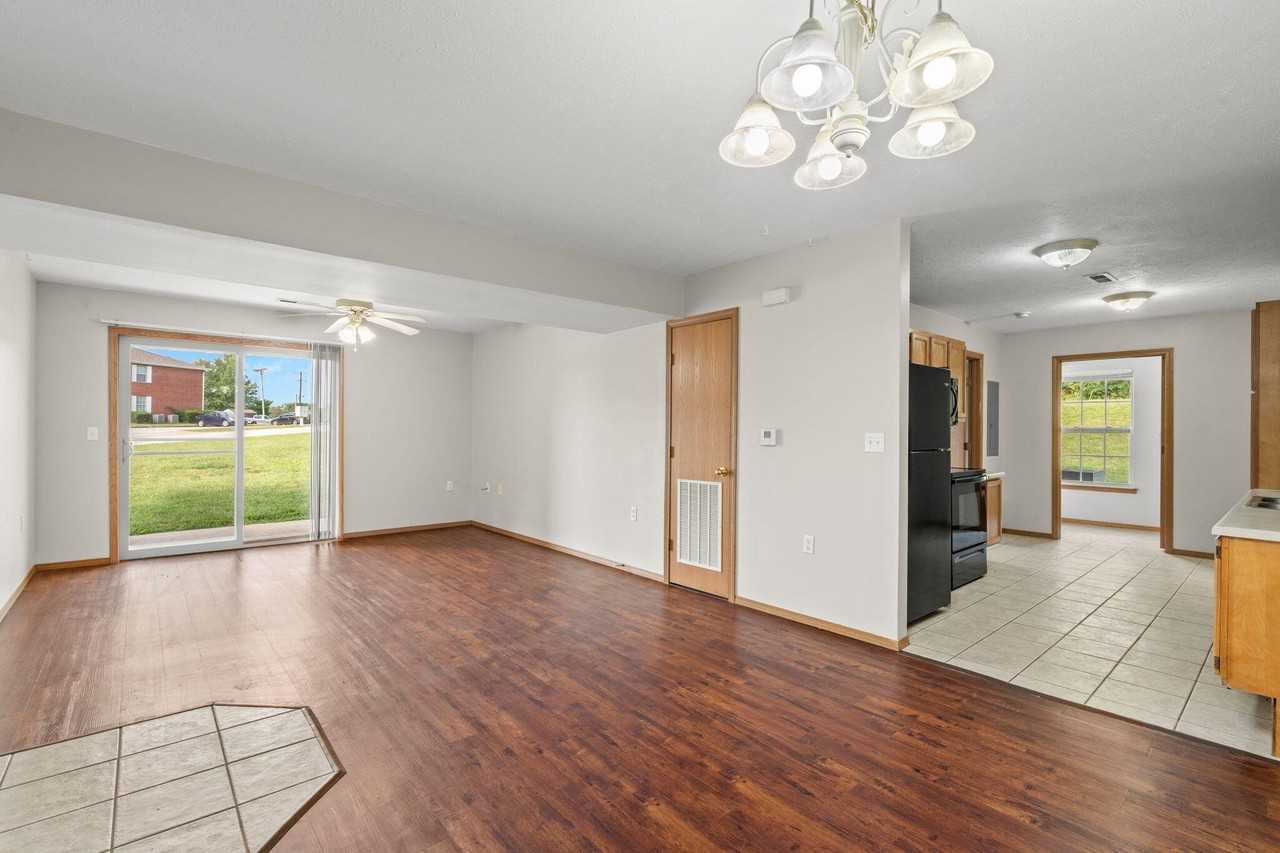 819 W Warren Ave - Photo 7 of 21