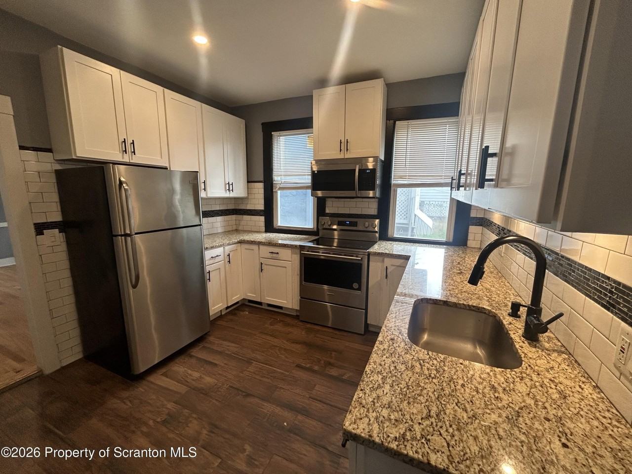 632 634 N Irving Avenue - Photo 2 of 12