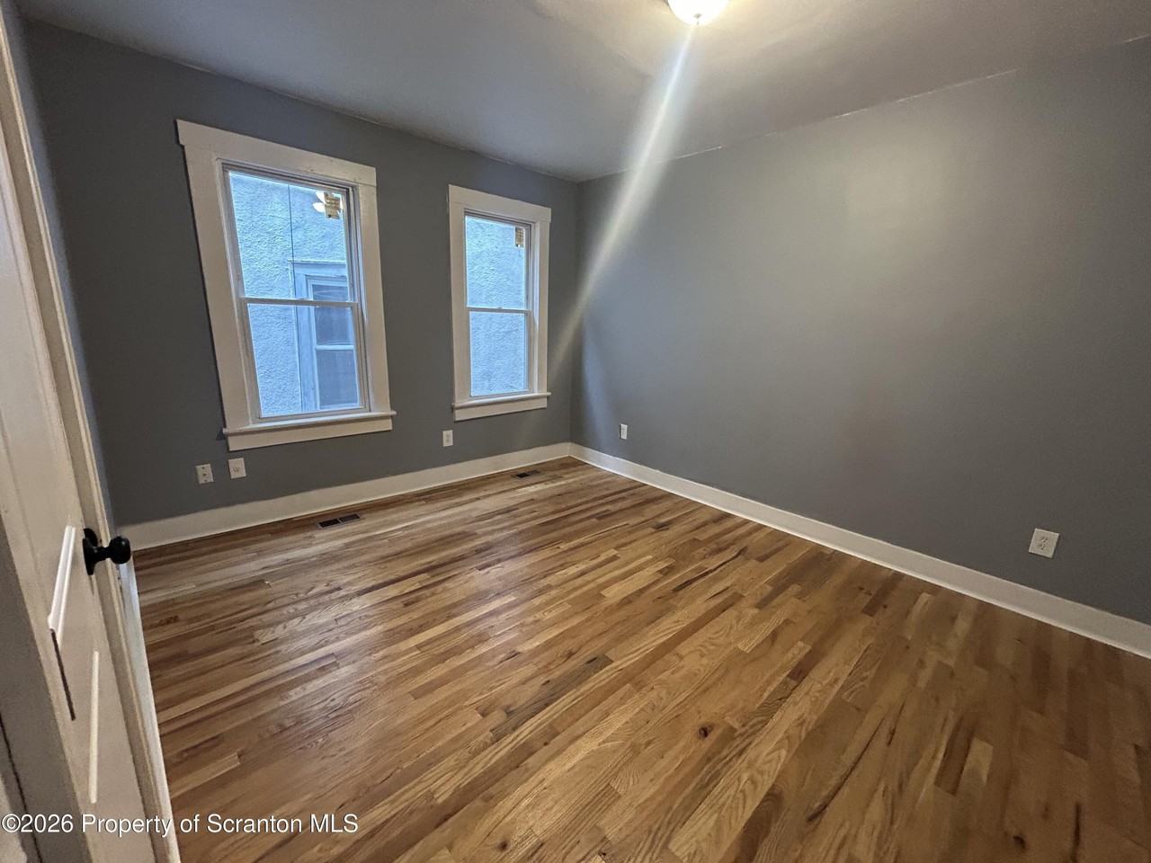632 634 N Irving Avenue - Photo 4 of 12