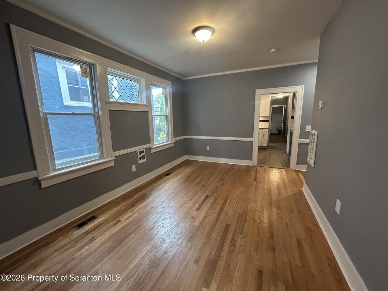 632 634 N Irving Avenue - Photo 7 of 12