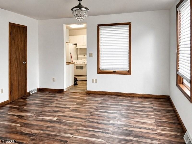34 Carlton Ave - Photo 7 of 26