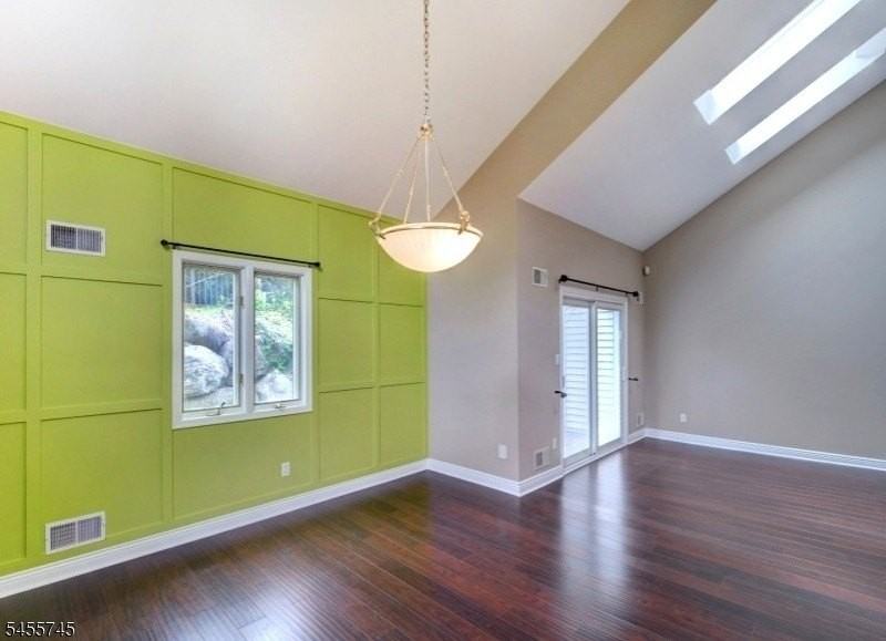 34 Fowler Dr - Photo 6 of 27