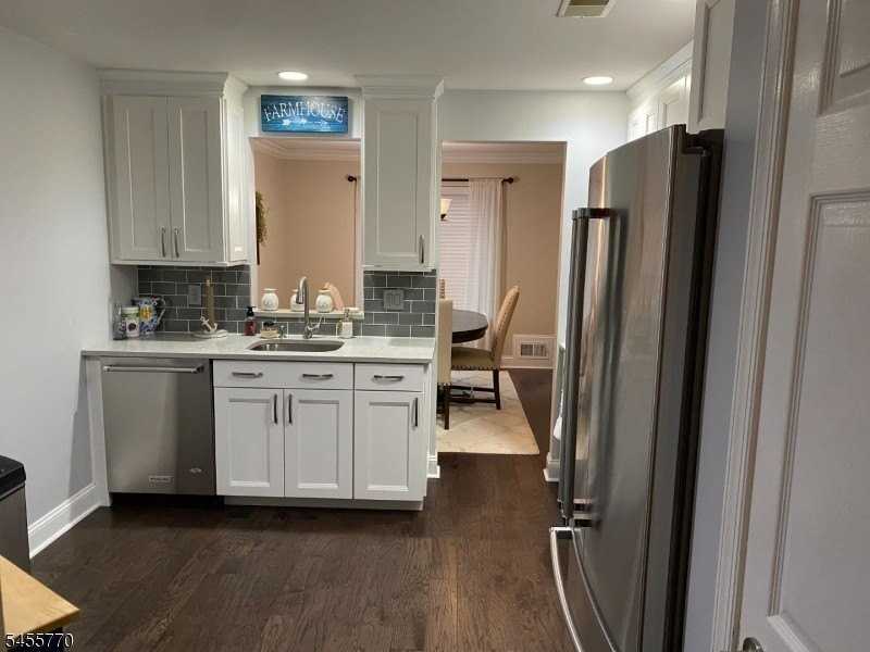 264 Riveredge Dr - Photo 5 of 16