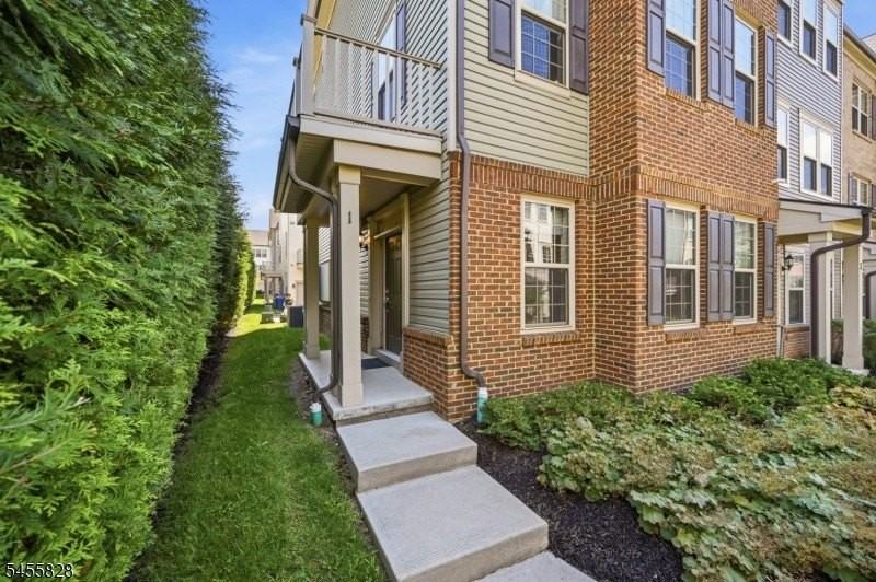 1 Braeburn Ct - Photo 2 of 29