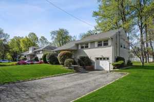 featured image of 11 N Derby Rd