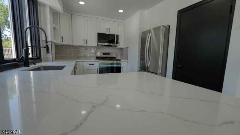 20 Anderson Hill Rd - Photo 5 of 27