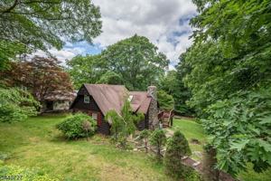 featured image of 78 Woodlawn Rd
