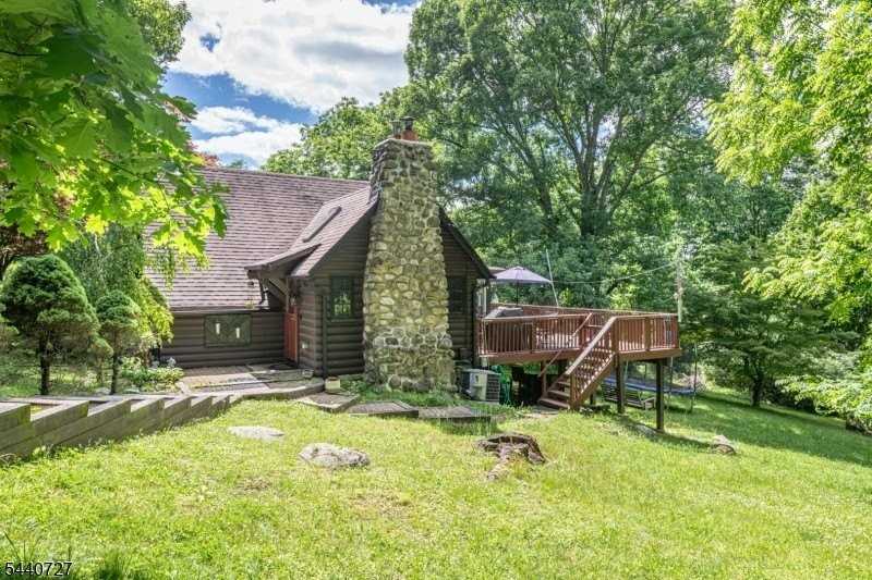 78 Woodlawn Rd - Photo 3 of 45