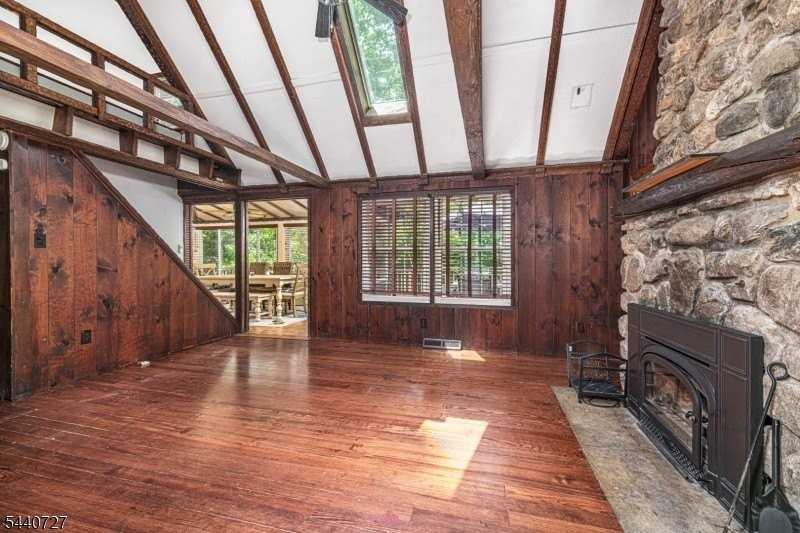 78 Woodlawn Rd - Photo 7 of 45