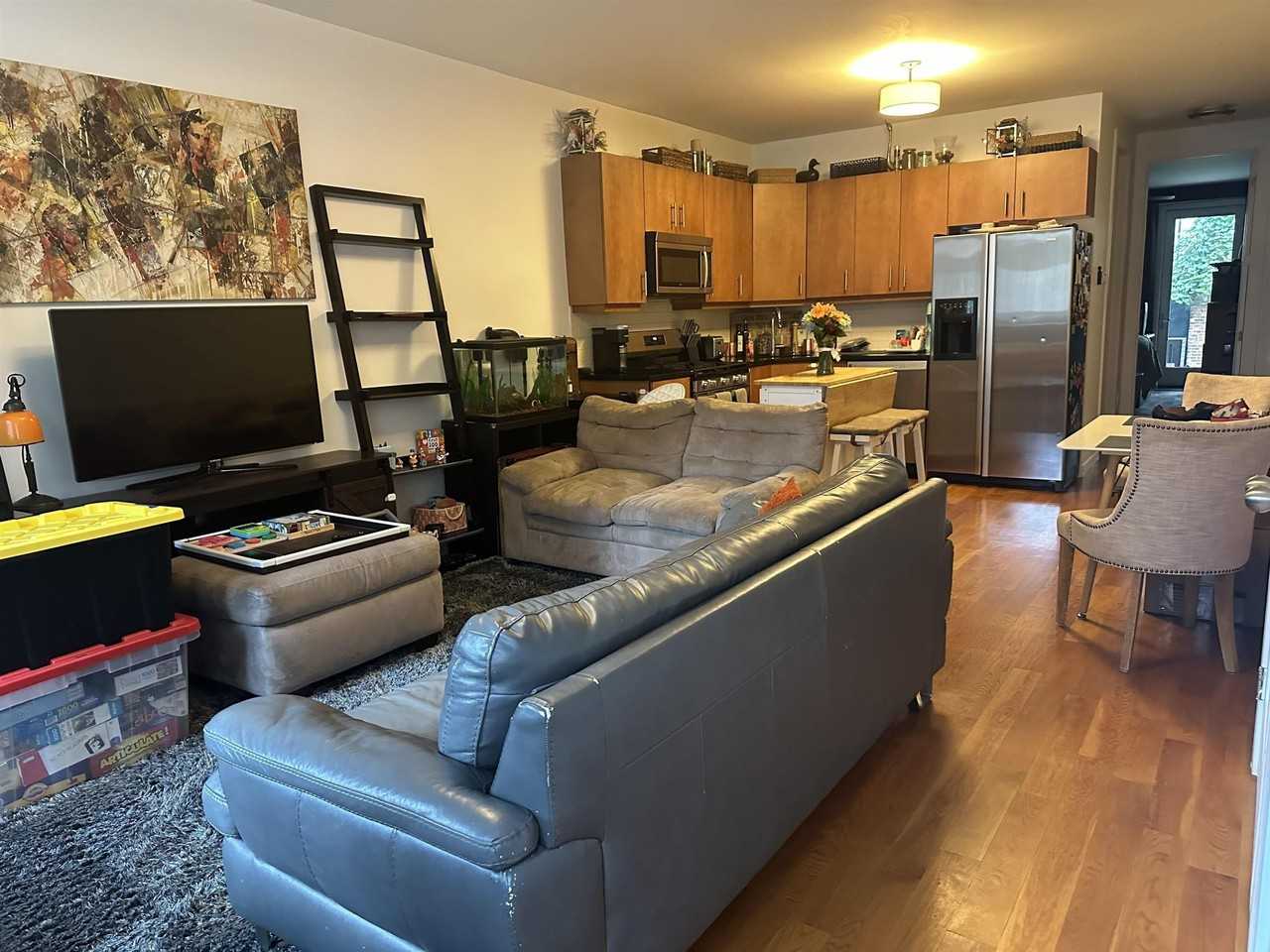 322 8th St #1 - Photo 2 of 16