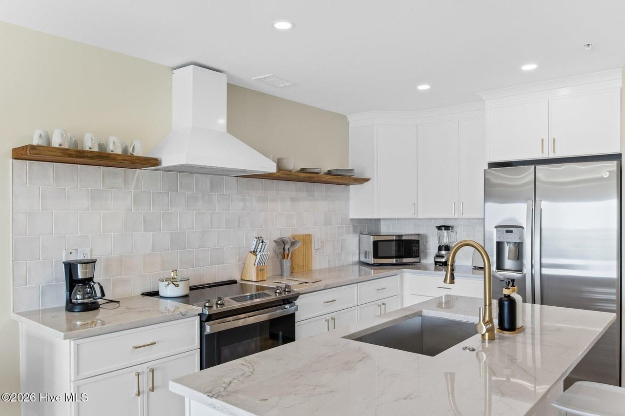 1800 Canal Dr #302 - Photo 4 of 19